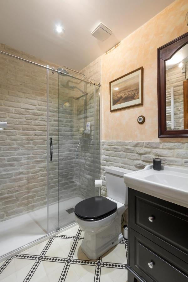 1851: Exceptional 19th Century In Apartamento Madrid