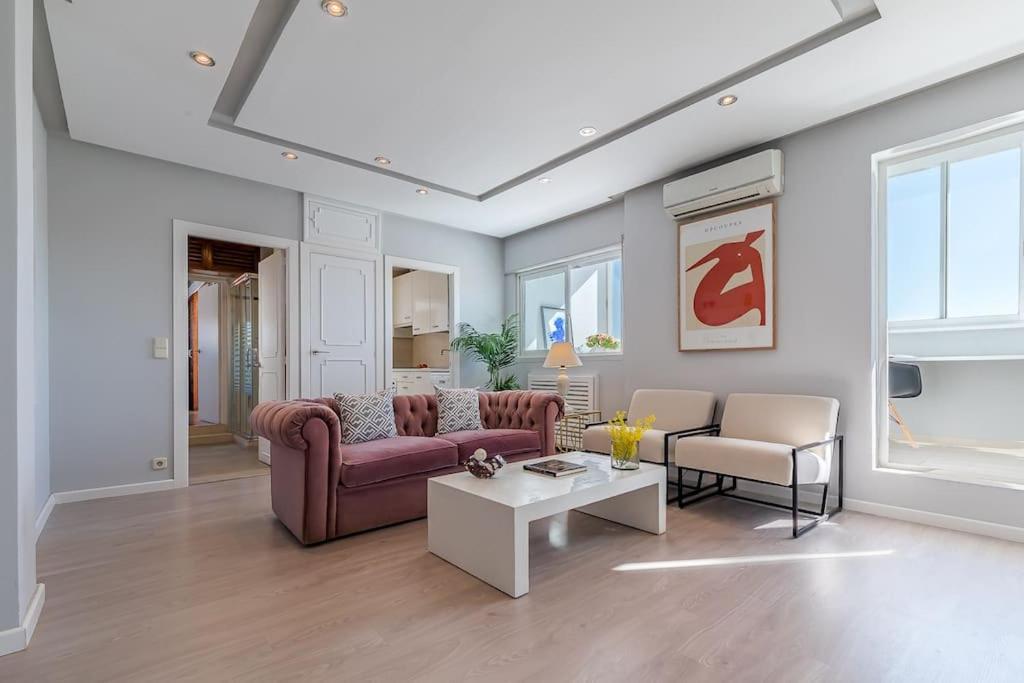 Apartamento Con Terraza En Barrio De Salamanca *