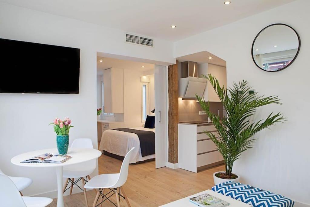 Luminoso Apartamento Con Terraza En Sol Madrid