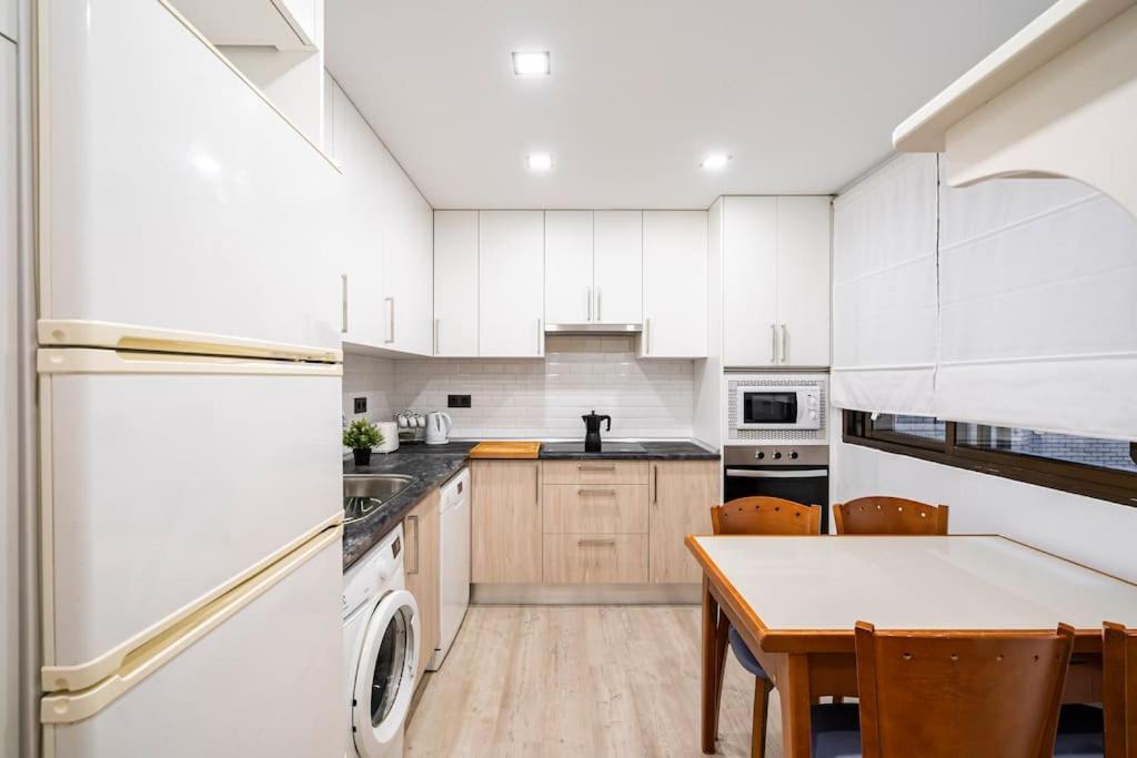 Zona Residencial, Seguridad 24h/dia. Apartamento