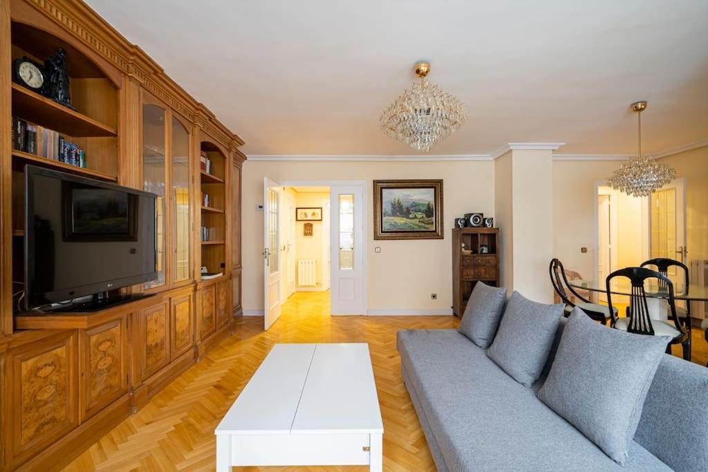 Apartamento Zona Residencial, Seguridad 24h/dia.