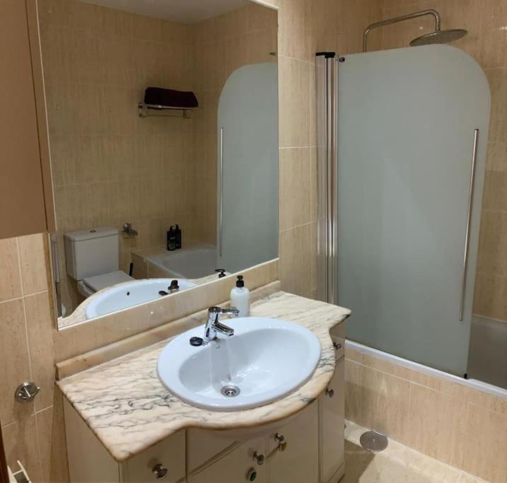 Apto 2 Habitaciones, Garaje Gratis Apartment