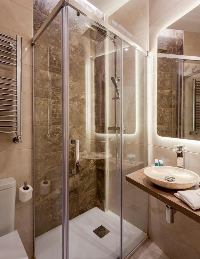 Plaza Espana V Calle San Bernardino 6br 6bh Apartamento