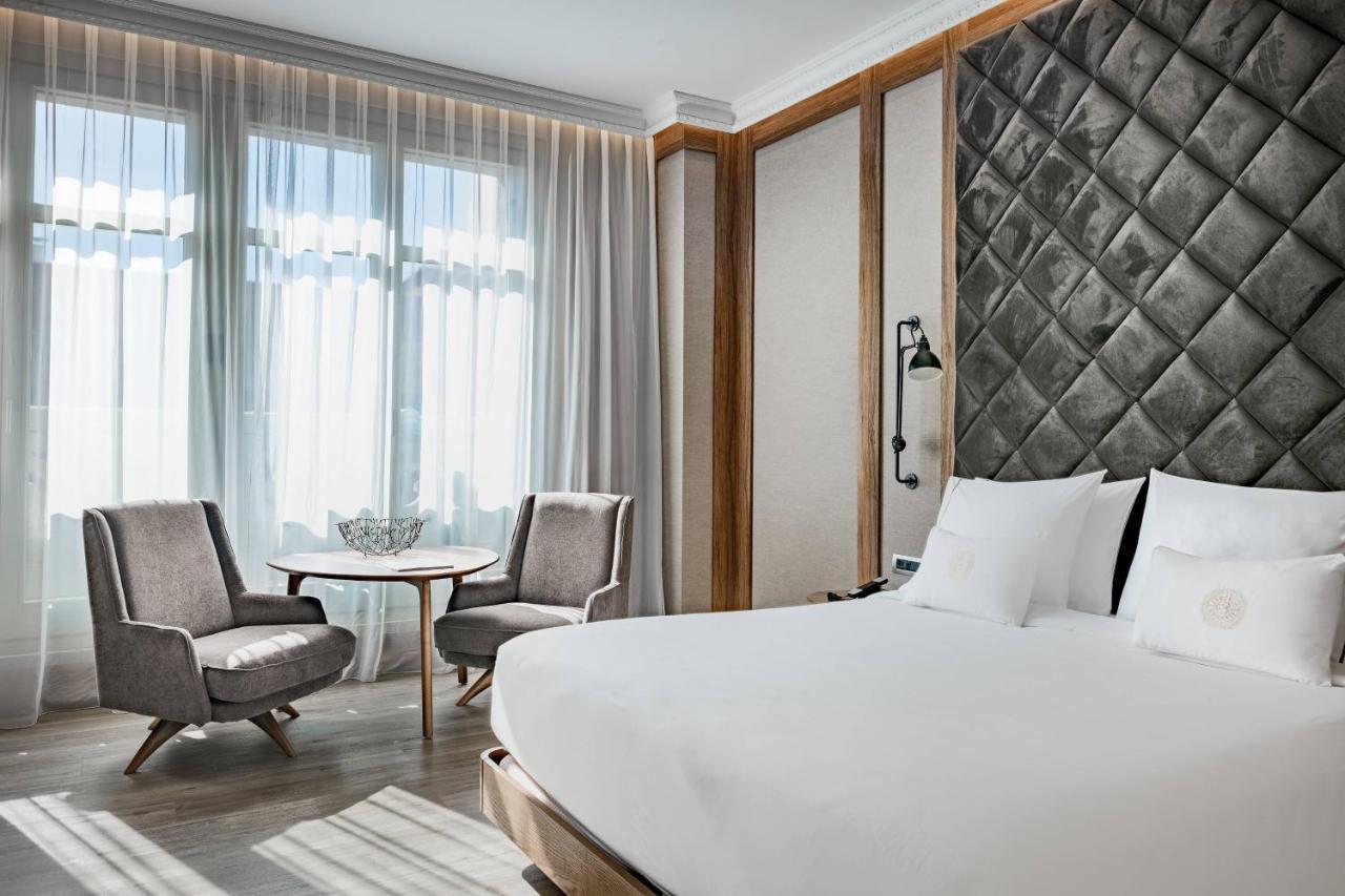 Círculo Gran Vía, Autograph Collection (adults Only) 4*