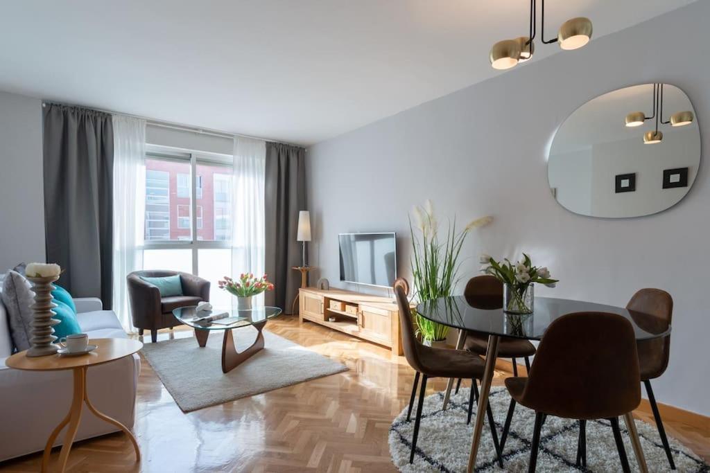 Apartment Vivienda Con Zona De Trabajo, Piscina Y Parking