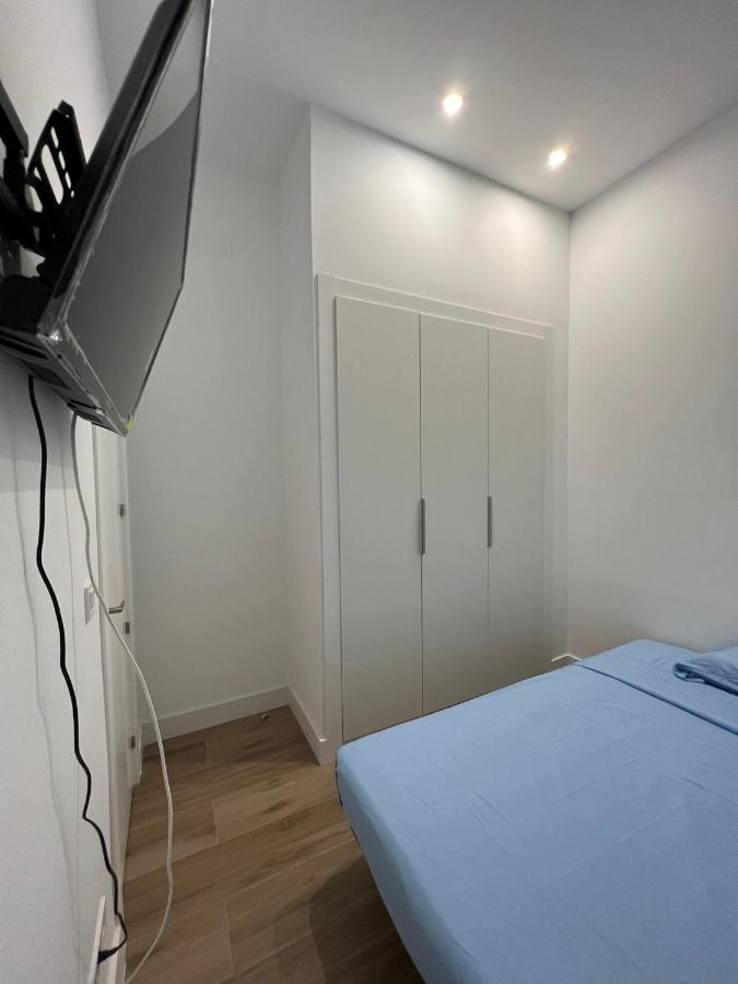 Roomstay Plaza Castilla *