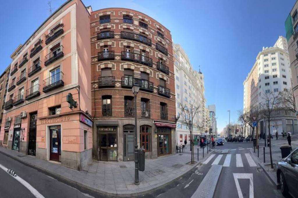 Punta Me Beautiful In Plaza Espana * Madrid