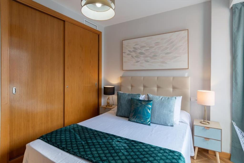 Vivienda Con Zona De Trabajo, Piscina Y Parking