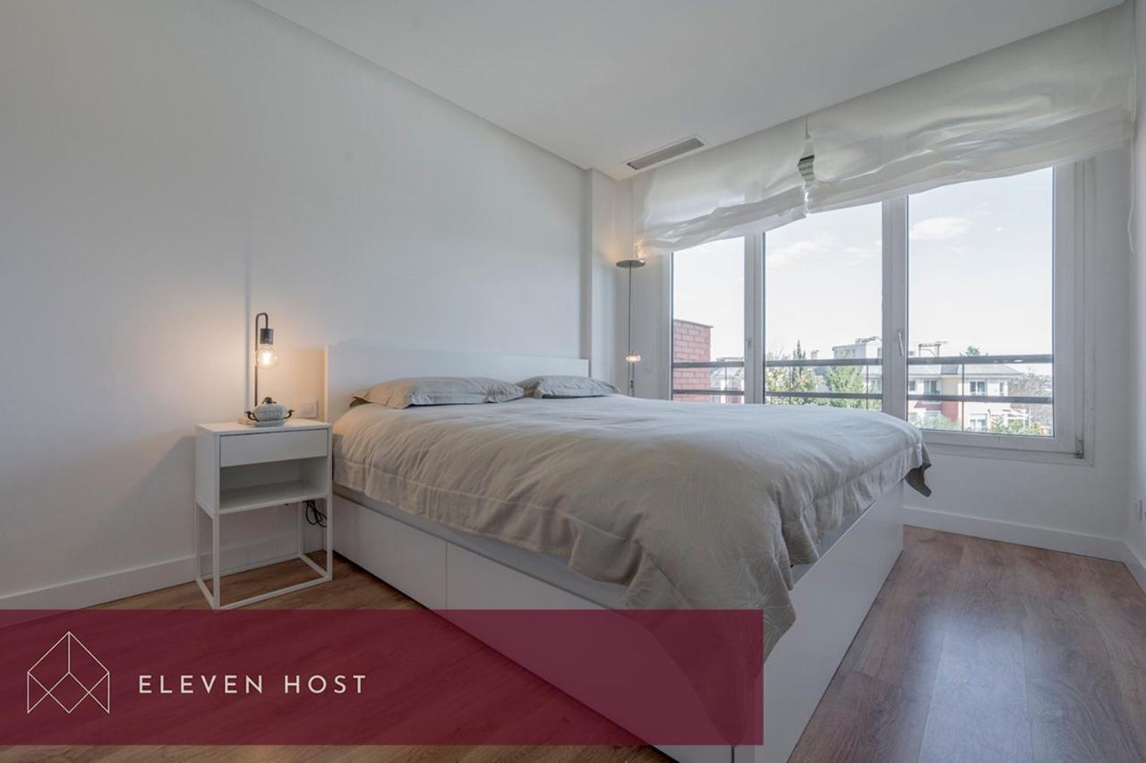 Luminoso Y Elegante En Urbanización De Lujo En Aravaca – / Con Piscina, Gimnasio Y Parking Privado Con Portero Y Vigilancia Apartamento