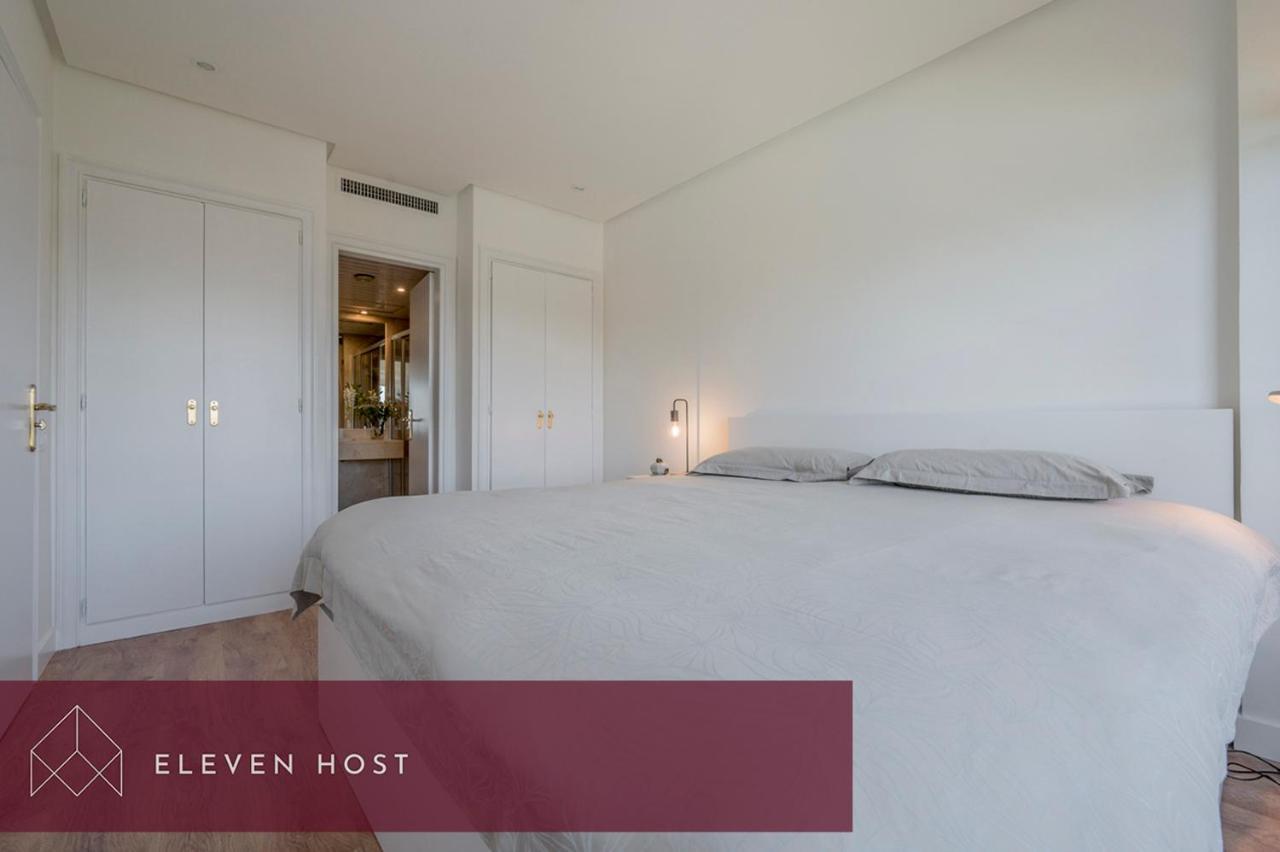 Apartamento Luminoso Y Elegante En Urbanización De Lujo En Aravaca – / Con Piscina, Gimnasio Y Parking Privado Con Portero Y Vigilancia