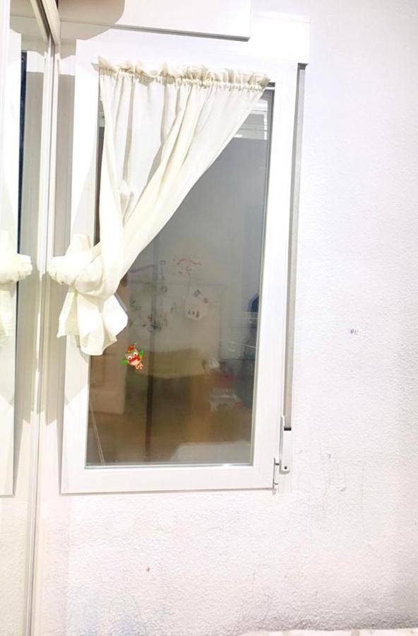 Homestay Close To Retiro Park Only For Girl
