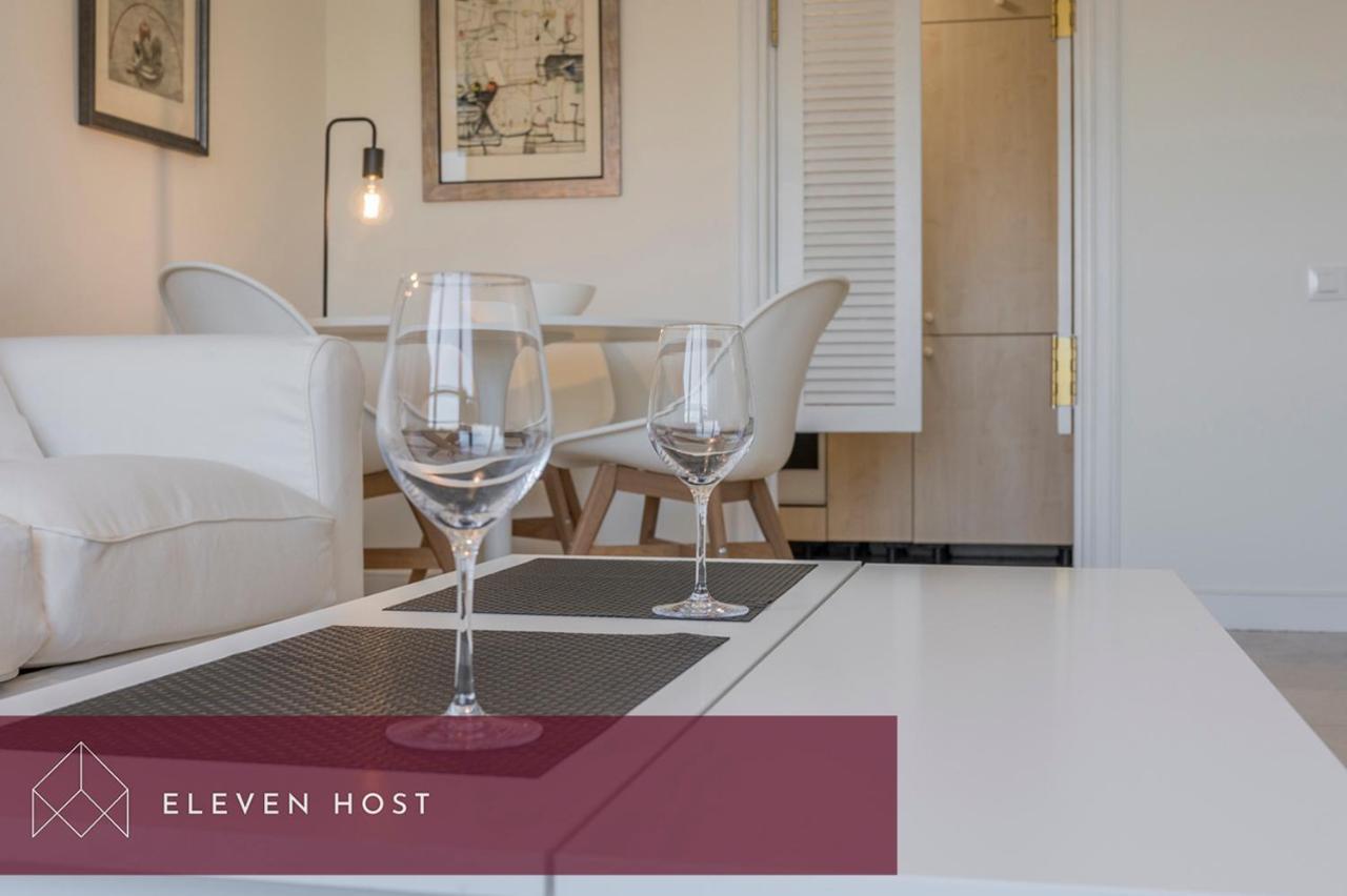 Apartamento Luminoso Y Elegante En Urbanización De Lujo En Aravaca – / Con Piscina, Gimnasio Y Parking Privado Con Portero Y Vigilancia *