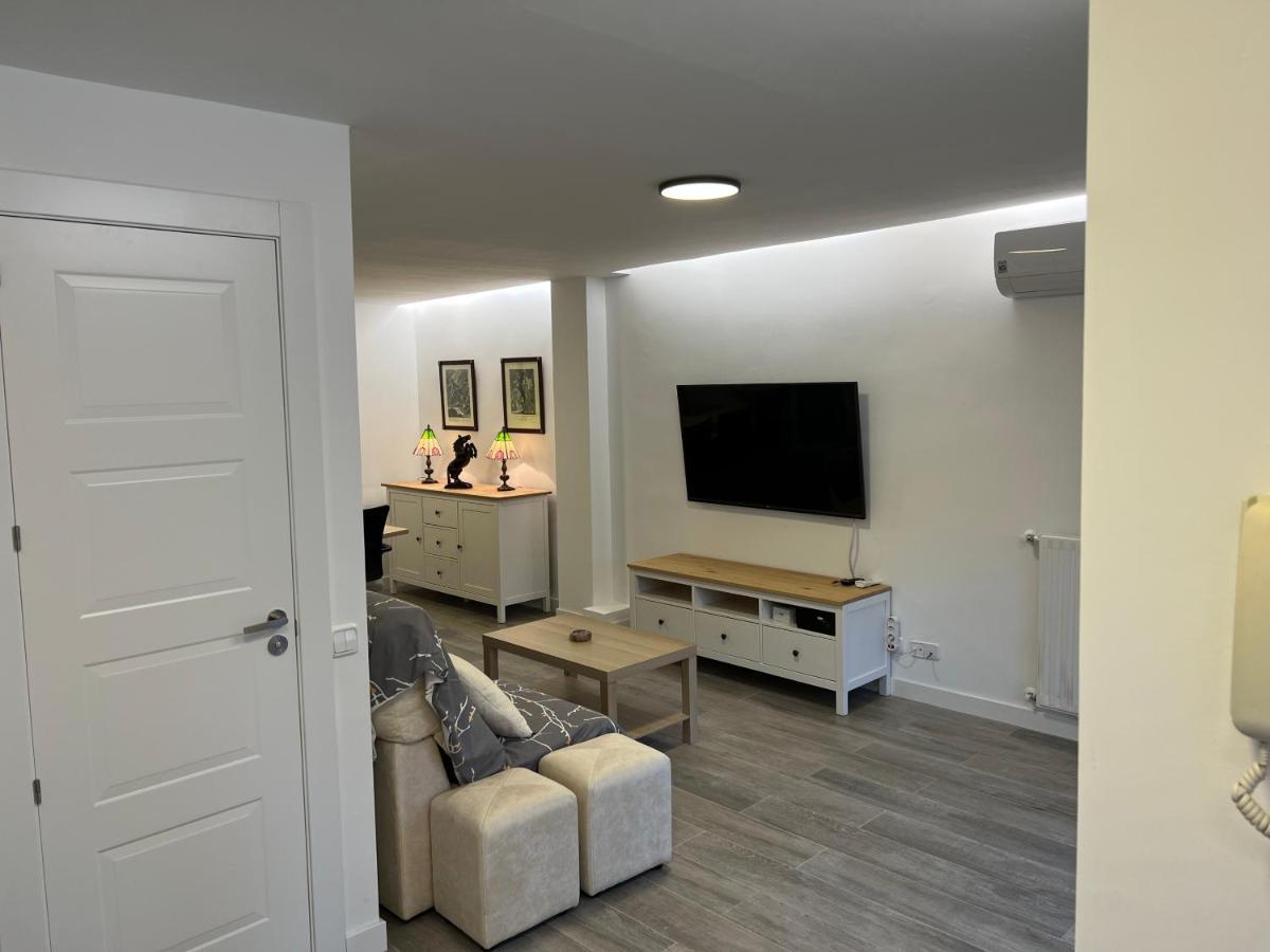 En Duplex, Avd De Europa, Pozuelo De Alarcon Pensión *