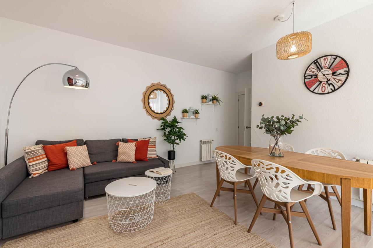 Apartment Bnbholder Terrace, Pool & Gym Las Tablas Madrid