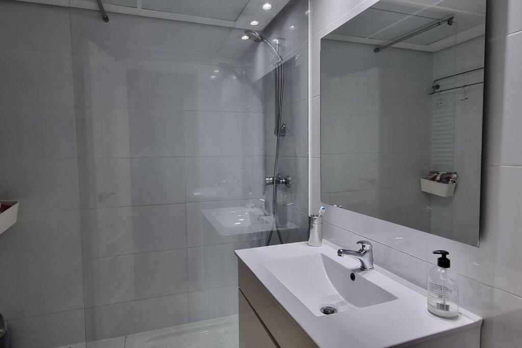 Habitación en casa particular Privada En El Centro De Madrid