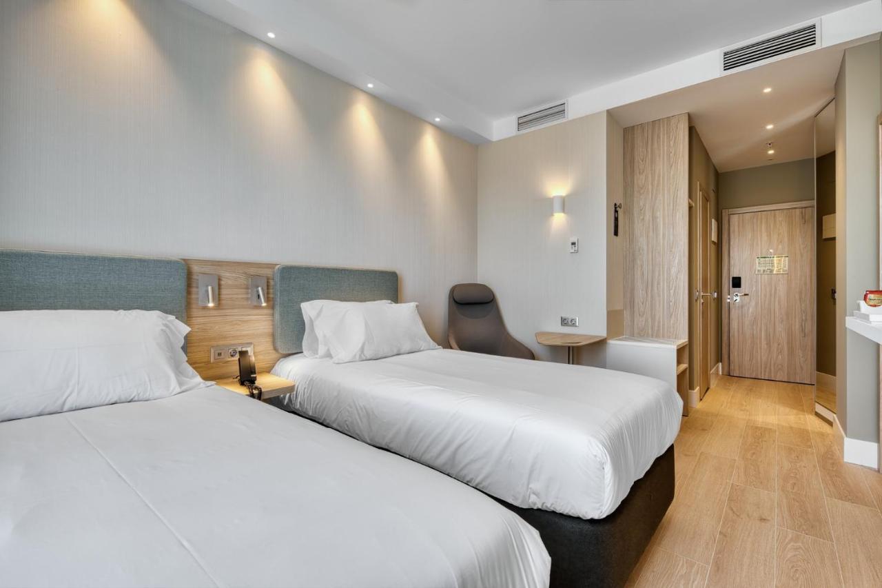 Express - - Airport By Ihg 3*