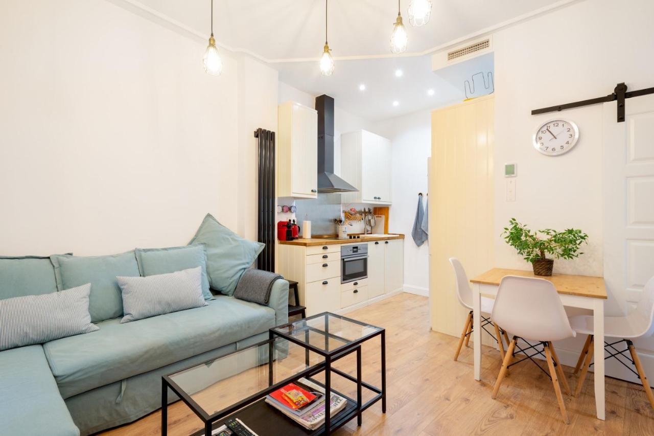 1 Bedroom 1 Bathroom Furnished - Malasana - Cozy & Modern - Mintystay *
