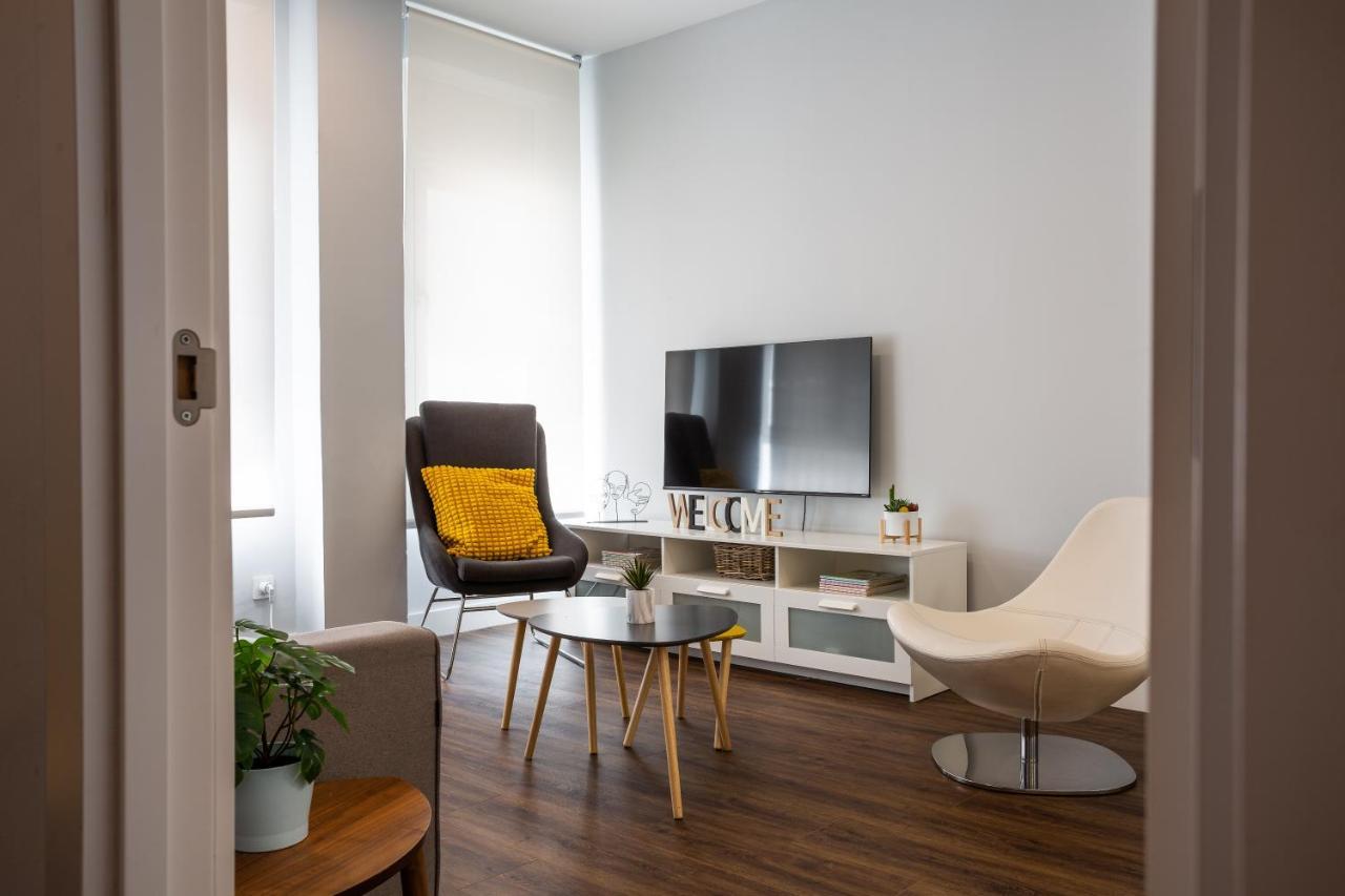 Apartamento Nuevo! 2 Hab, Bano Doble, Garaje, Metro A 200m
