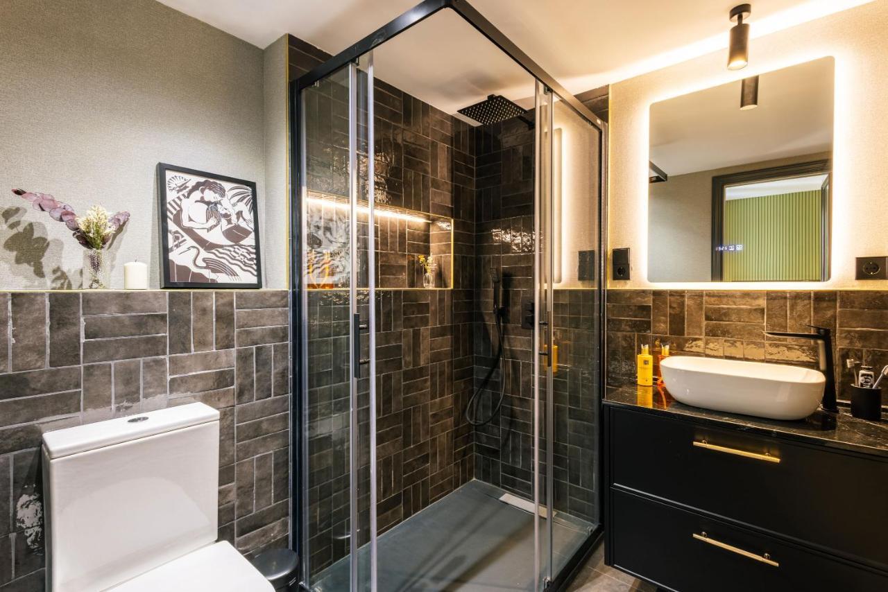 Stylish 4 +patio Luxury Gran Via Apartamento Madrid