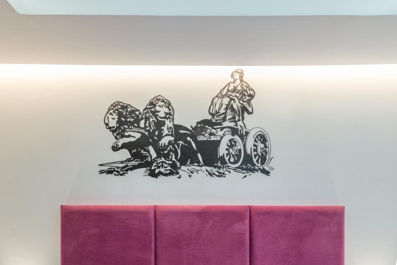 The Heart Of The City, Sol, By Monaro***** Madrid