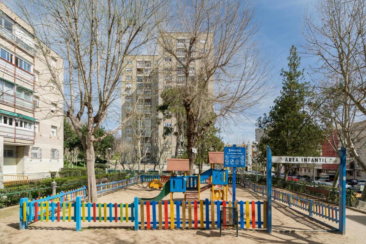 Apartamento For Moderno Temporal Cerca Zoo Y Del Parque De Atracciones Ceb76