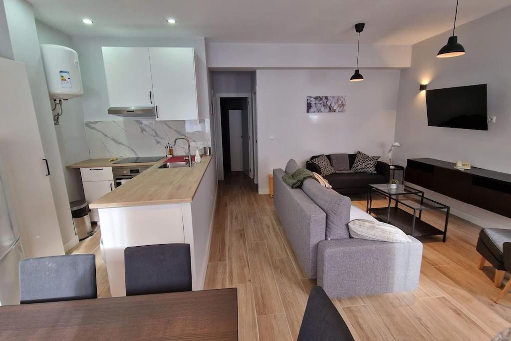 Apartamento Loft En Junto Al Metro. Madrid