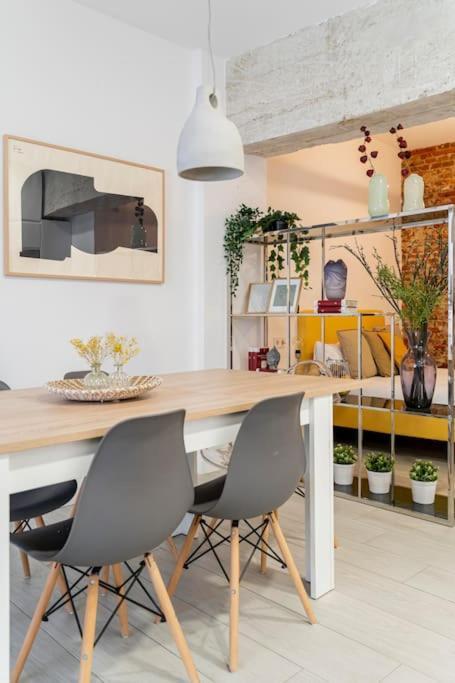 Family Flat Near Pz Castilla-plat Apartamento