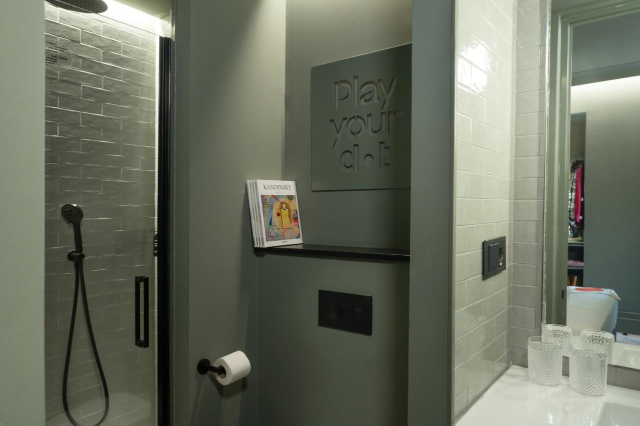 Chic & Basic Dot Hotel