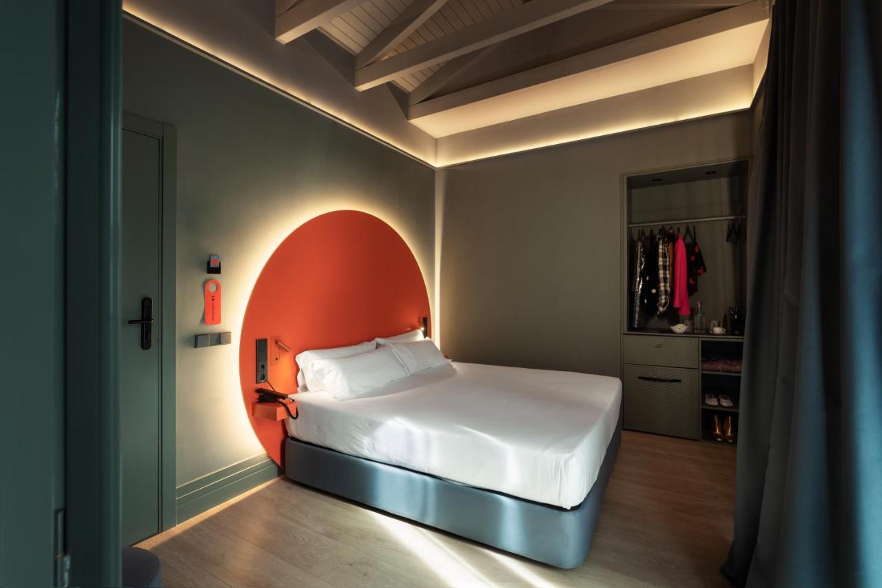 Chic & Basic Dot Hotel