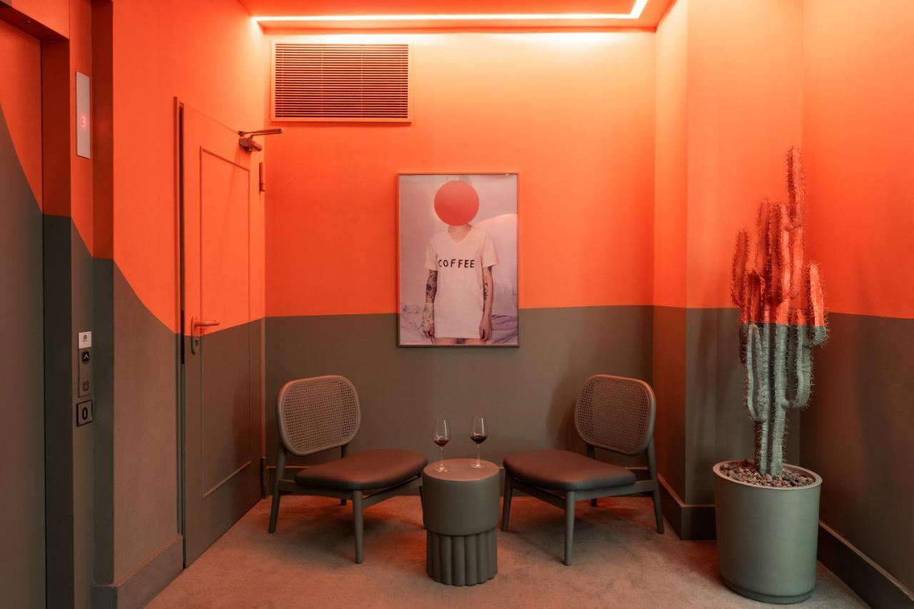 Chic & Basic Dot Hotel