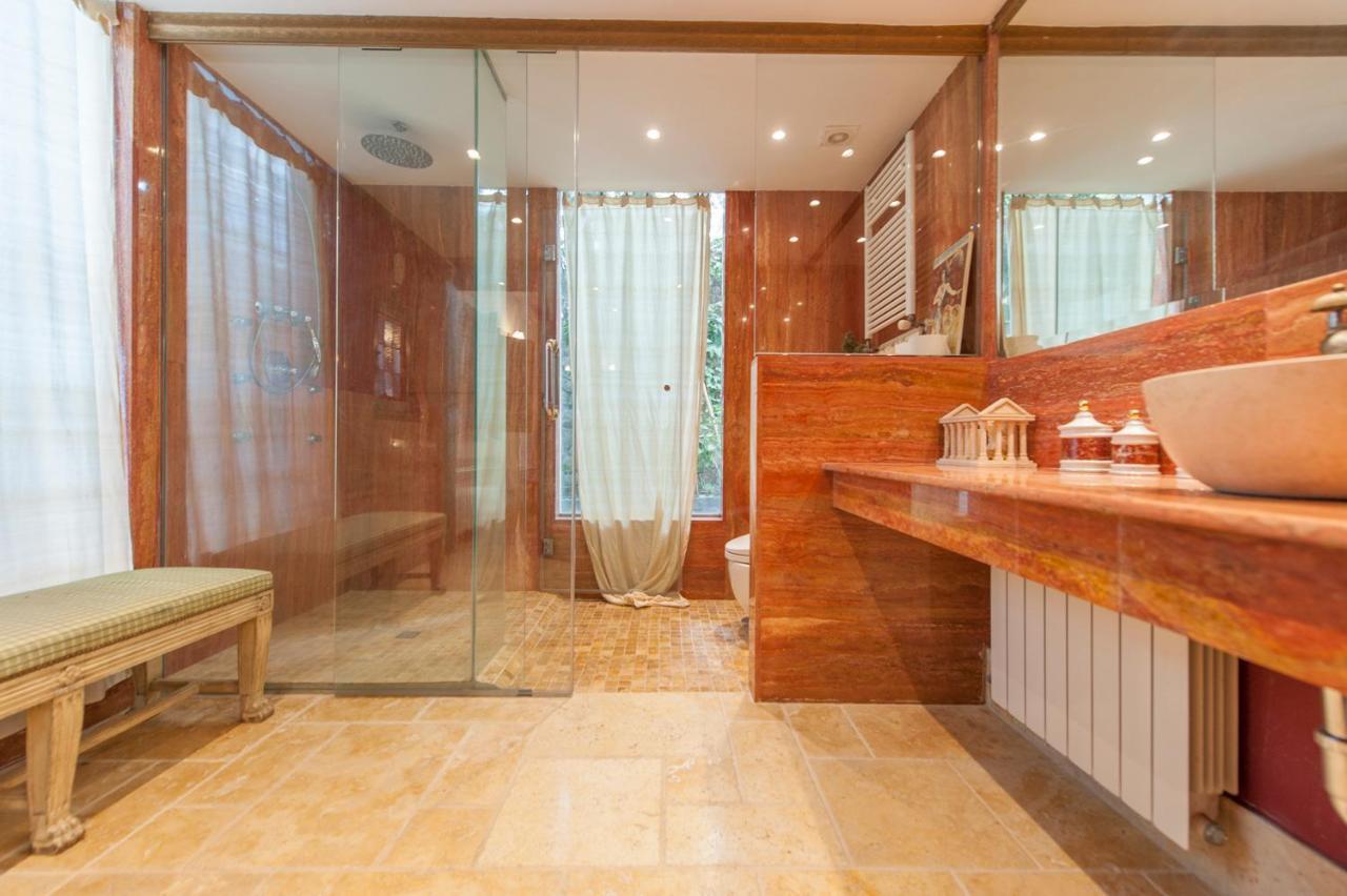 5-suite Luxury In With Indoor Pool And Oasis Madrid