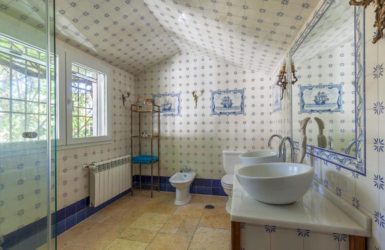 5-suite Luxury In With Indoor Pool And Oasis Madrid