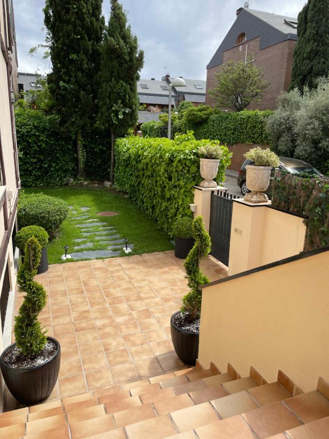 Сasa de vacaciones Moderna Casa De Lujo Con Jacuzzi En El Jardin *