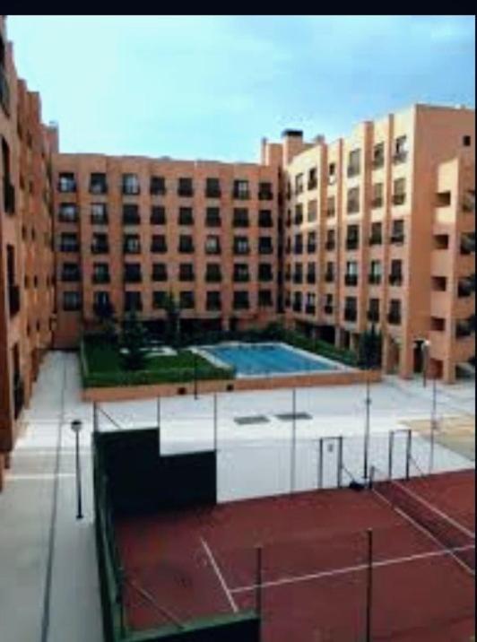 Apartamento Con Aire Acondicionado Y Piscina En Mercedes, Cerca Del Plenilunio Y Del Aeropuerto *