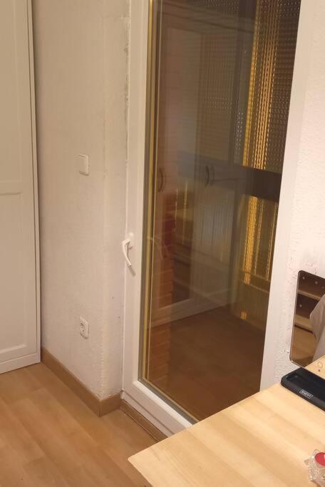 Alojamiento Disponible Para Una Persona Apartamento