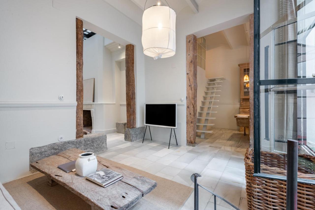 Apartamento 3 Bedrooms 2 Bathrooms Furnished - Malasana - Terrace - Bright In Downtown Area - Mintystay *