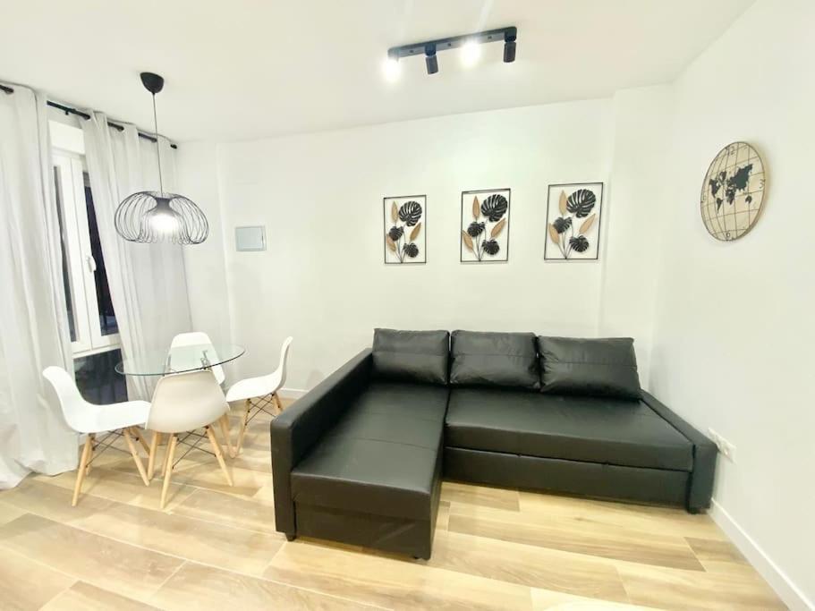Rio Amparo Usera Apartment *