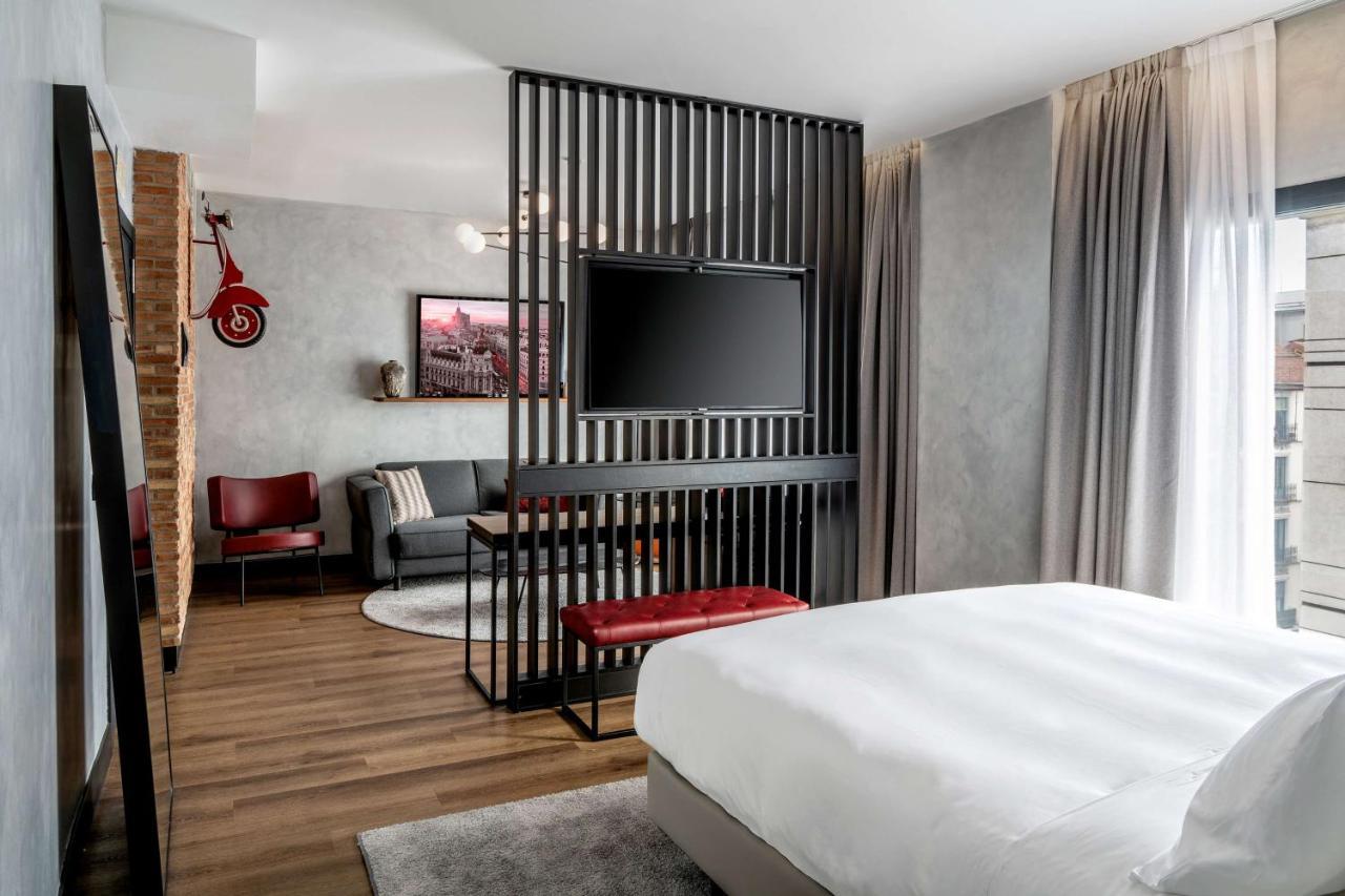 Hotel Radisson Red 4*