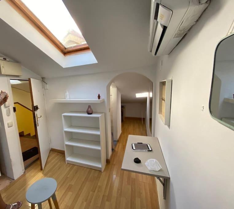San Bernabe, 2 En Vistillas Junto A Metro Puerta De Toledo Apartamento