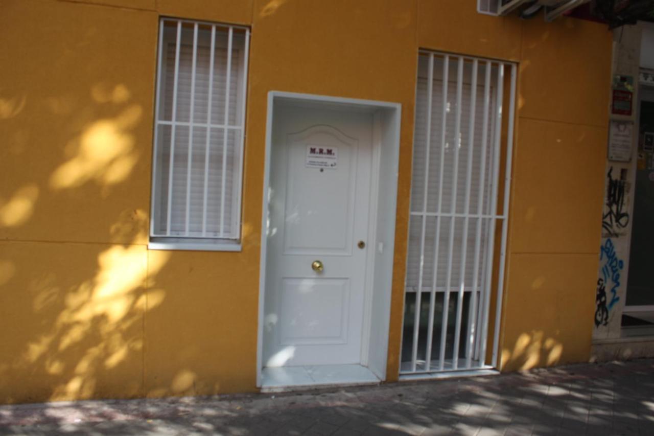 In - Doble 06 Carpetana Guest house Madrid