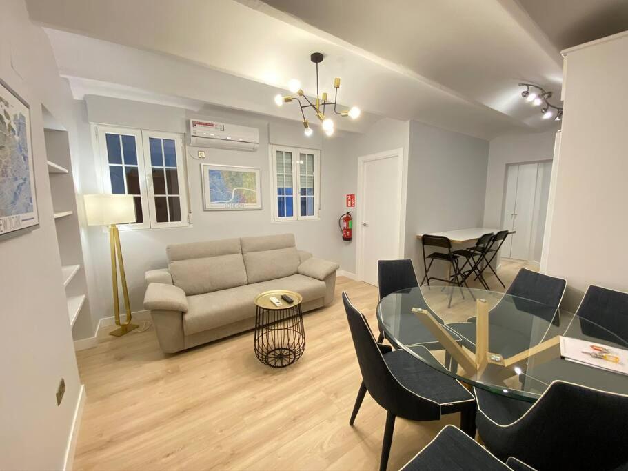 Plaza Santa Ana Ec Apartment Madrid