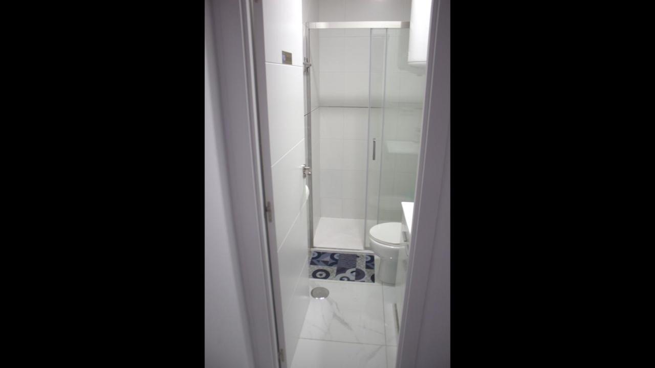 In - Doble 06 Carpetana Guest house Madrid