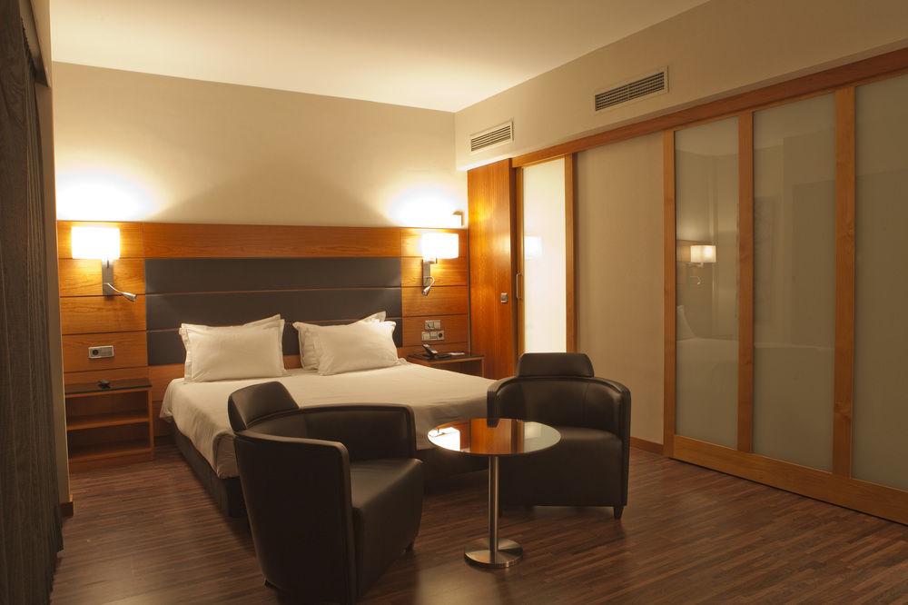 Ac Carlton 4*