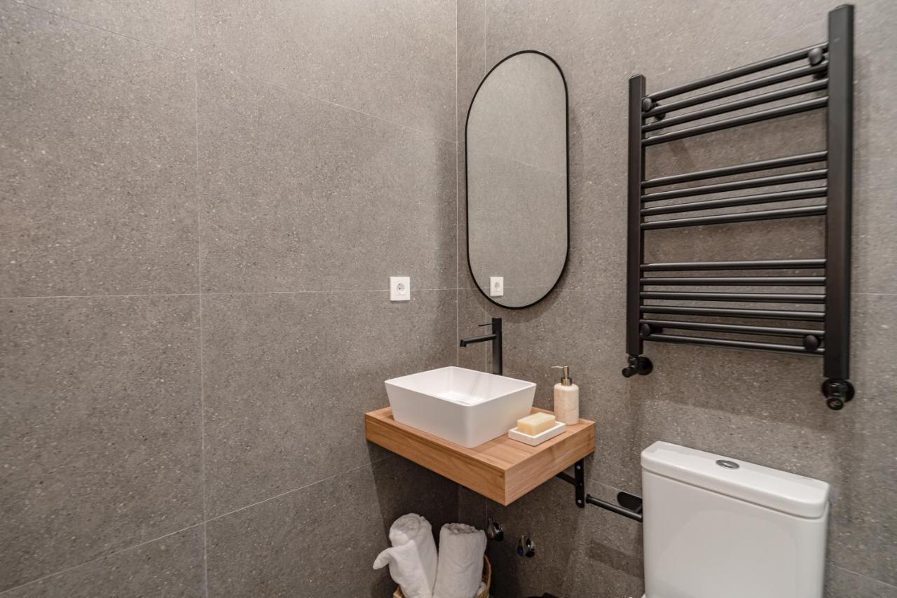 Apartamento Chamberi V Calle Hartzenbusch 2br 2bh Madrid