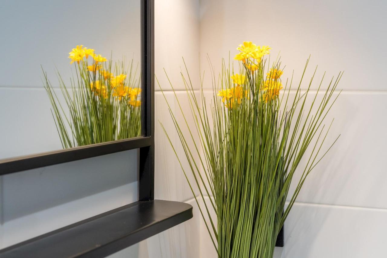 Wide And Modern -1bd 1,5 Bth- Malasana Apartamento Madrid