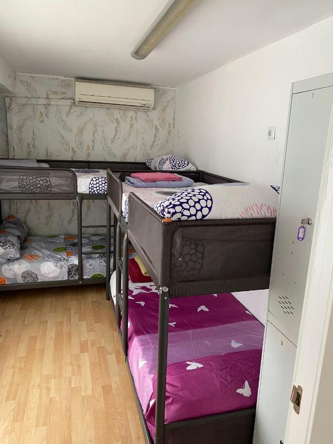 Hostal Paradise *