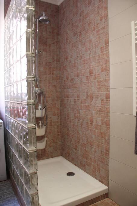 Apartamento Exclusivo Y Acogedor Con Balcon En Chueca, Con Aire Acondicionado Y Calefaccion
