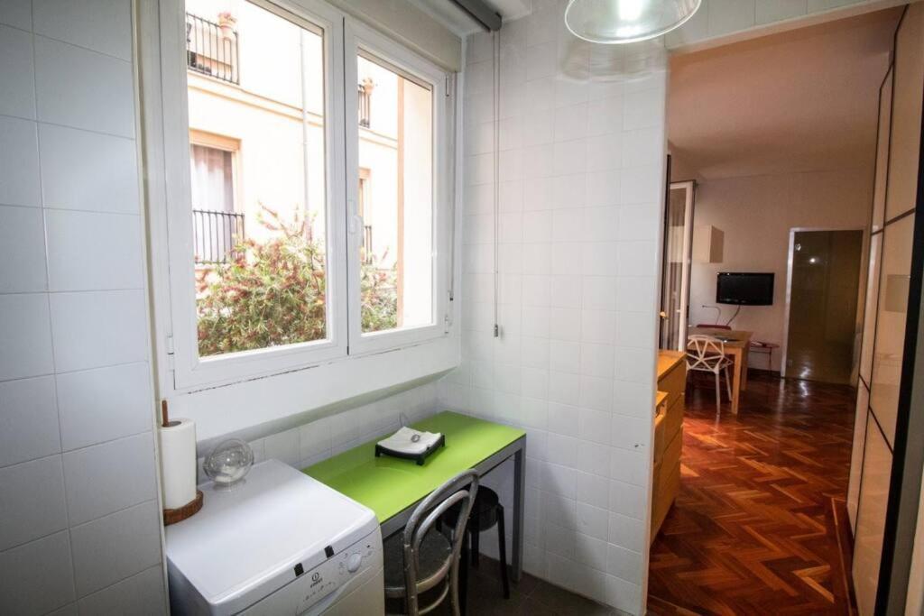 Exclusivo Y Acogedor Con Balcon En Chueca, Con Aire Acondicionado Y Calefaccion *