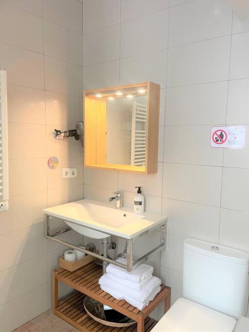 Apartamento Exclusivo Y Acogedor Con Balcon En Chueca, Con Aire Acondicionado Y Calefaccion
