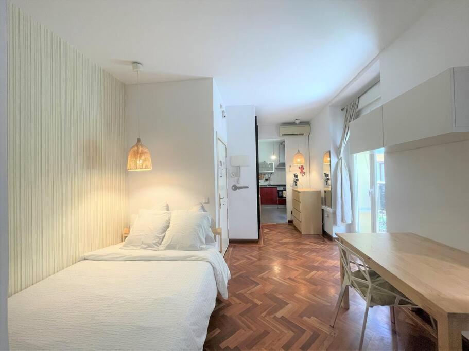 Exclusivo Y Acogedor Con Balcon En Chueca, Con Aire Acondicionado Y Calefaccion Apartamento *